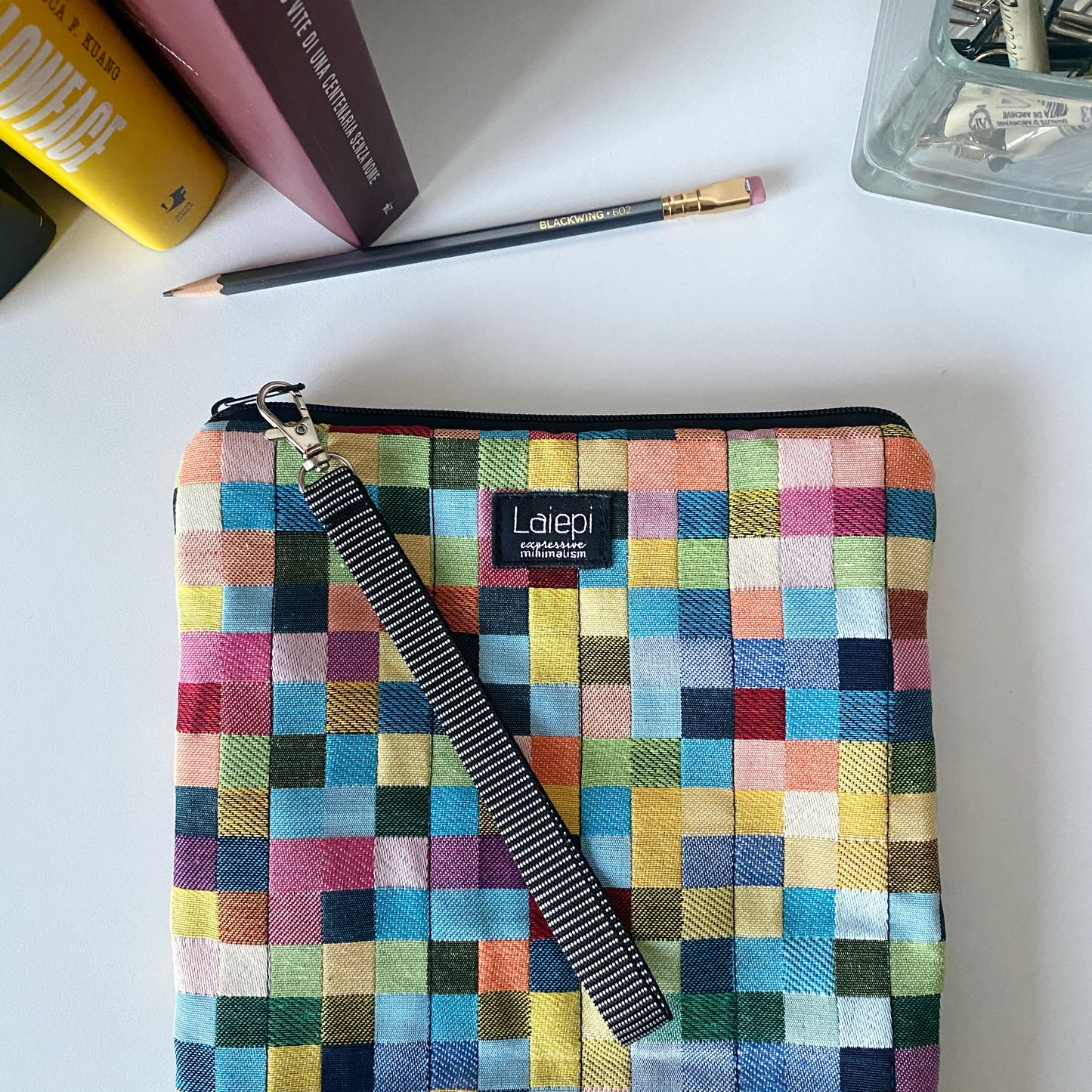 BOOKY "L" cover porta libro - FLUO