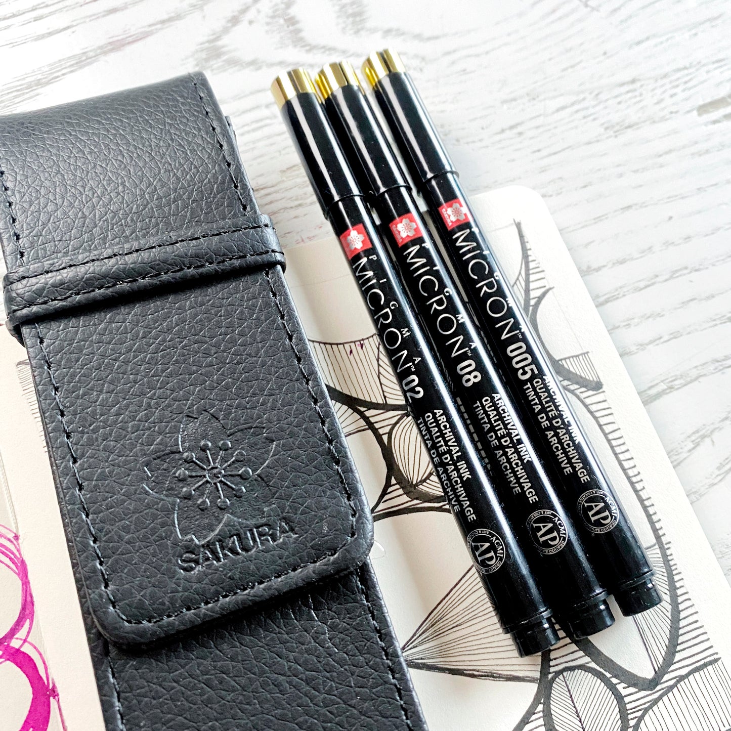 SAKURA Pigma Micron Black & Gold Edition - set 3 con astuccio