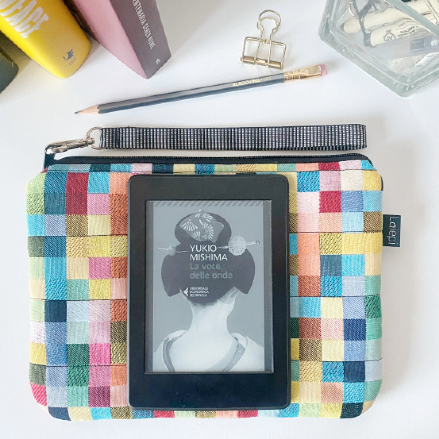 BOOKY "M" cover porta libro - FLUO