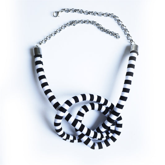 KNOTS Collana in tessuto - Righe