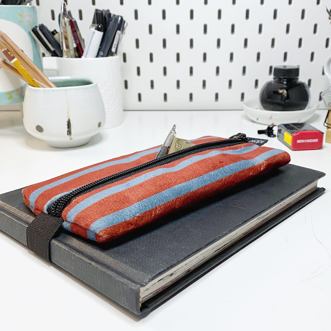 WIELDY - Pencil Case con elastico